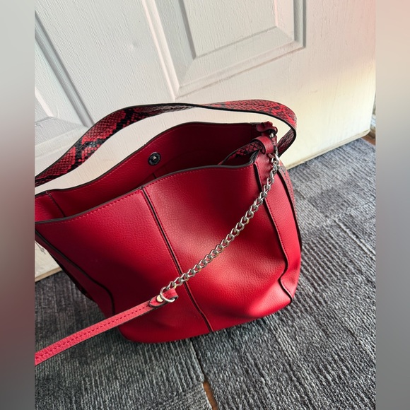 Andrea Red Faux Leather Tote Bag Snake Print Strap & Pouch – NWOT - Picture 3 of 13